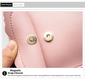 Détail du mini sac rose en cuir grainé avec fermeture à bouton magnétique doré