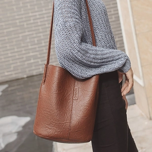 Vintage PU Leather Bucket Bag For Women Large Capacity Crinkled Texture Shoulder Bag Elegant Crossbody Handbag For Daily Commute