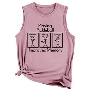 Détail du débardeur de pickleball mauve avec nœud latéral et imprimé graphique