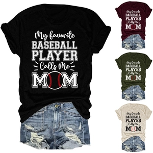 T-shirts femme à manches courtes en noir, rouge, vert et blanc avec motifs baseball