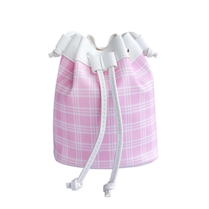 Borsa a secchiello in tela a scacchi rosa e bianchi con coulisse e finiture in ecopelle bianca
