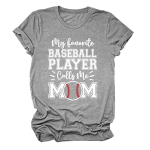 T-shirt gris chiné avec inscription My favorite BASEBALL PLAYER Calls Me MOM à plat