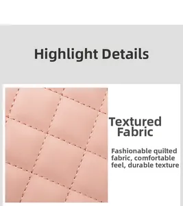Détail de la texture en cuir rose matelassé avec surpiqûres en losange et finition
