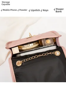 Sac bandoulière rose matelassé avec intérieur pour téléphone, cosmétiques et batterie