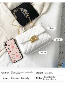 Detail view of white quilted shoulder bag with dimensions 20x14x5cm and gold chain strap