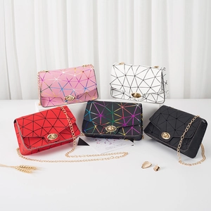 Borsa a Tracolla da Donna con Motivo Rombo Geometrico e Catena in Pelle PU Colore Scintillante Piccola Borsa a Spalla Quadrata alla Moda