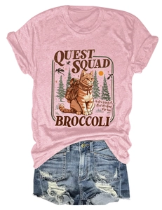 Completo t-shirt rosa con stampa di gatto e pantaloncini di jeans strappati