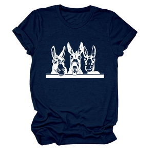 Detailansicht von drei Esel-Illustrationen auf einem dunkelblauen Baumwoll-T-Shirt