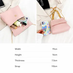 Größentabelle mit 19x16x7,5cm Maßen für die rosa strukturierte Umhängetasche mit Kette
