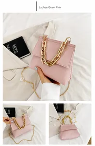 Detail der rosafarbenen Tasche mit Lychee-Muster, goldener Kette und feinem Gurt