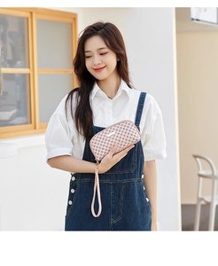 Portefeuille vintage en cuir PU rose avec imprimé floral et logo doré sur dragonne
