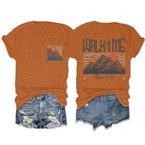 Vue détaillée avant et arrière du t-shirt orange caramel avec imprimé montagne