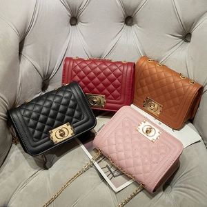 Vrouwen Ruitvormig Gewatteerd PU-Leder Crossbodytas Metalen Ketting Vierkante Schoudertas Elegante Slotsluiting Messenger Tas Voor Dagelijks Dating Feest