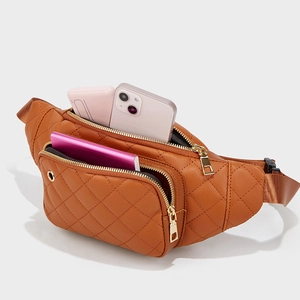 Sac banane marron matelassé pour femme avec fermetures éclair dorées et sangle réglable