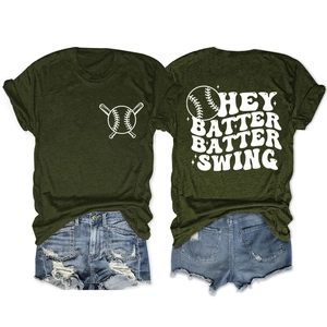 Détail du dos du t-shirt vert olive avec imprimé baseball Hey Batter Batter Swing