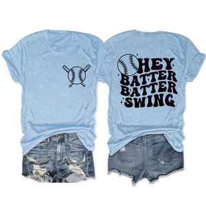 Vues détaillées avant et arrière du t-shirt de baseball bleu clair avec motif imprimé