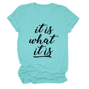 Mintgrünes Rundhals-T-Shirt mit schwarzem 'it is what it is' Aufdruck für Damen