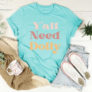 T-shirt bleu ciel avec inscription Y'all Need Dolly et short en jean style décontracté
