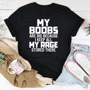 T-shirt in cotone nero con scritta bianca su sfondo in legno in stile casual