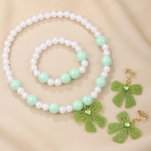 Green beaded jewelry set with pearl beads, acrylic bow and heart charms for girls