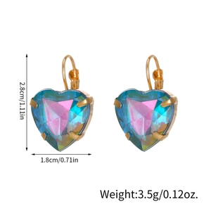Spécifications de taille des boucles d'oreilles cœur avec dimensions 2,8cm par 1,8cm