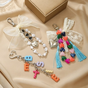 Porte-Clés De Mode Charme De Sac Avec Lettres Strass Alliage Noeud Dentelle Pendentif Coeur Perles Résine Gland Femmes