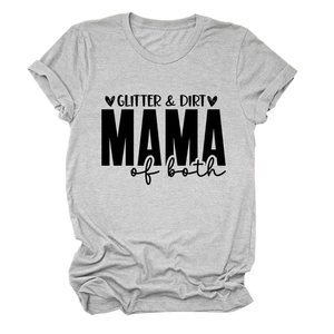 Détail de la manche roulée et du lettrage glitter dirt mama of both sur t-shirt gris