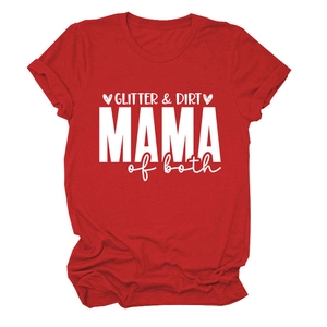 Détail du t-shirt rouge en coton avec texte imprimé Glitter and Dirt Mama of both