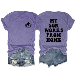 Paars T-shirt met ronde hals met My Son Works From Home tekst en Catcher Mom print