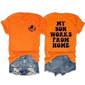 Modieus oranje katoenen T-shirt met MY SON WORKS FROM HOME print en CATCHER MOM logo