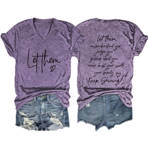 Ensemble t-shirt violet col V pour femmes et short en jean avec imprimés au dos