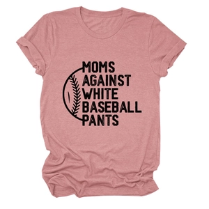 Détail de l'imprimé et de la texture du tissu sur ce t-shirt rose poudré pour maman