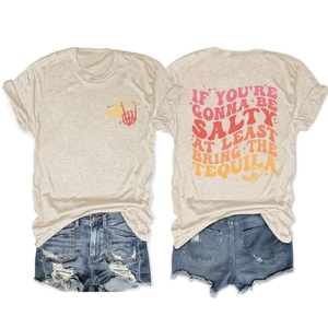 Vues recto-verso du t-shirt graphique avec imprimé tequila et short en jean bleu