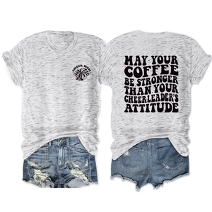 Vues avant et arrière du t-shirt gris avec graphique Cheer Mom et slogan de café