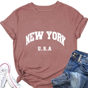 T-shirt en coton rose avec imprimé New York et détail de l'ourlet noué élégant