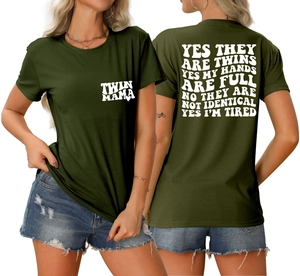 Vues avant et arrière du t-shirt en coton vert armée avec slogans blancs Twin Mama