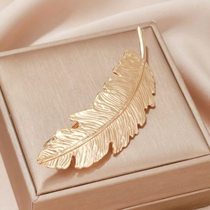 Vintage Gold Metal Feather Hair Clip Alloy Leaf Spring Clip For Women Retro Elegant Styling Accessory Headwear