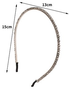 Serre-tête en métal avec strass en verre argenté mesurant 15cm de haut sur 13cm