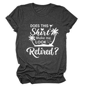 Détail du t-shirt gris chiné avec texte humoristique blanc et motif de palmier
