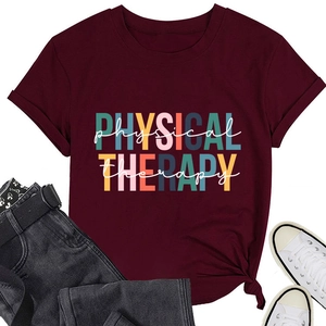 Détail du t-shirt bordeaux avec nœud latéral élégant et imprimé de thérapie physique