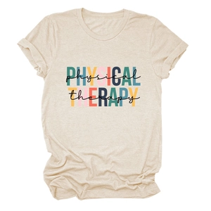 Détail de l'imprimé coloré Physical Therapy sur ce t-shirt en coton beige chiné