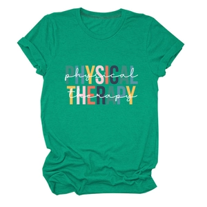 Gros plan du t-shirt en coton vert vif avec imprimé graphique coloré Physical Therapy