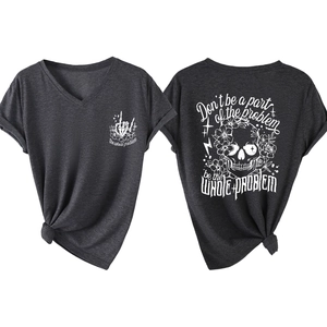 T-shirt col V gris foncé pour femme avec imprimé crâne et fleurs et nœud sur le côté