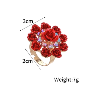 Elegant gold rose ring with red rhinestones, 3cm flower diameter and 2cm band size