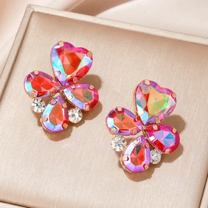 Boucles d'oreilles papillon en cristal coloré avec revêtement AB sur satin chic