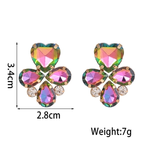 Dimensions détaillées des boucles d'oreilles cœur et trèfle avec gemmes colorées