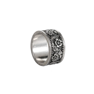 Retro wide hollow flower ring with vintage silver floral engraving and beaded edge details