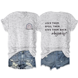 Flachbild von grauem Daycare Life Regenbogen T-Shirt und Distressed Denim Shorts mit Slogan