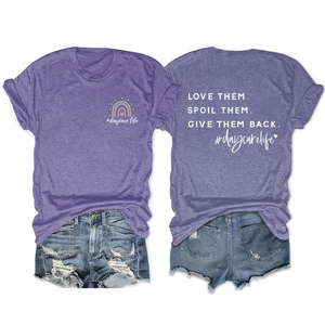 Lila Rundhals-T-Shirt mit beidseitigem Regenbogen-Print und Denim-Shorts-Set