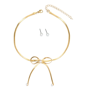 Goldenes Schleifen-Perlen-Halsketten-Set mit Schlangenkette und passenden Perlenohrsteckern